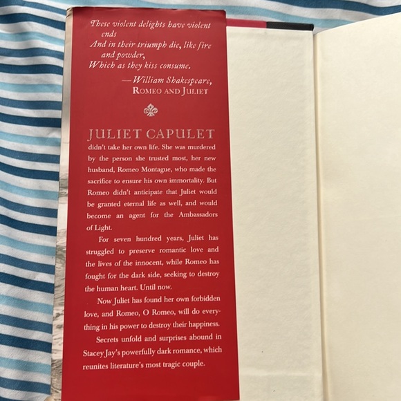 🛍️2 for $15🛍️ Juliet Immortal Book - Picture 3 of 4